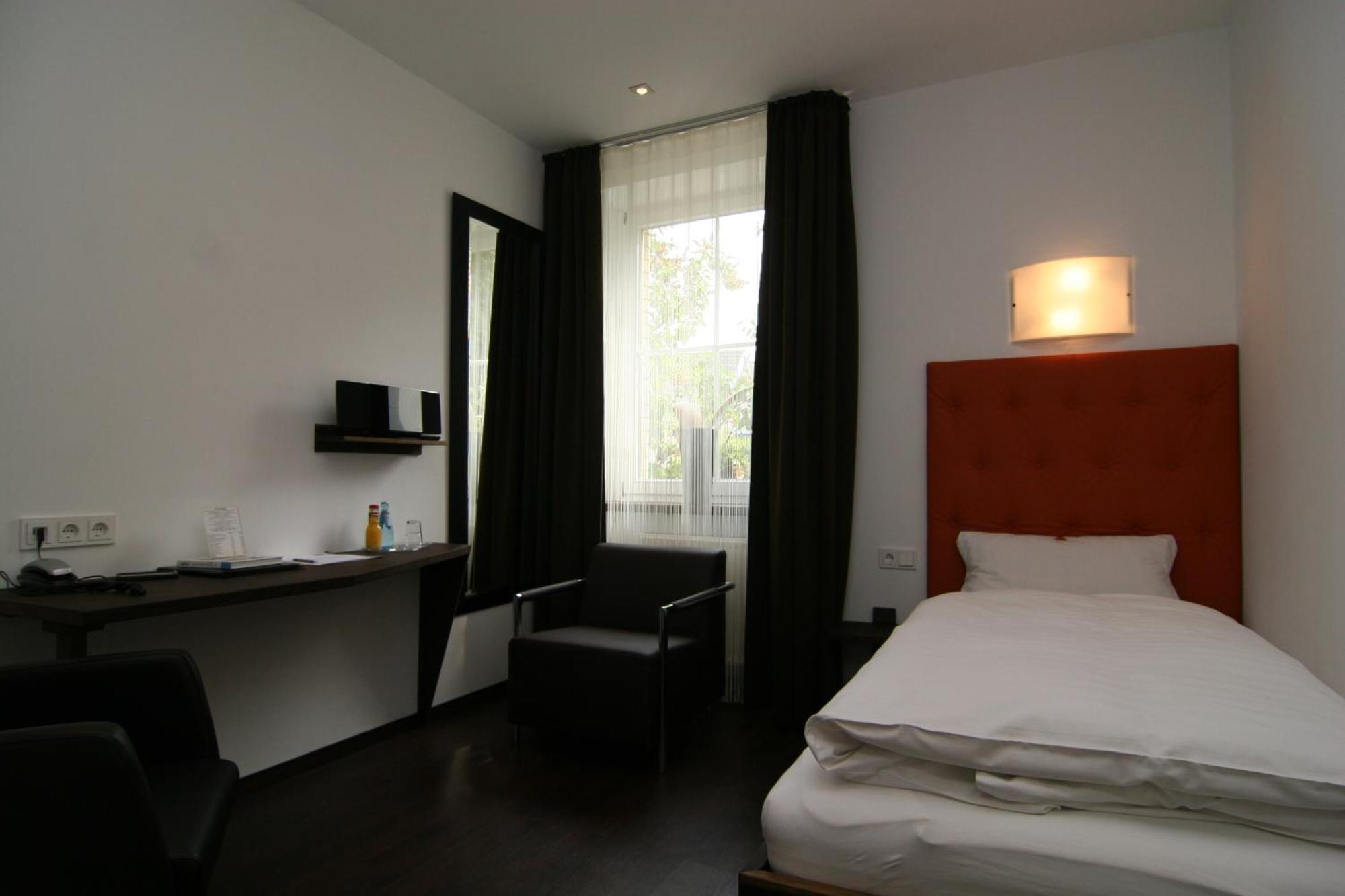 Hotel Zur Wartburg Rheda-Wiedenbrück المظهر الخارجي الصورة