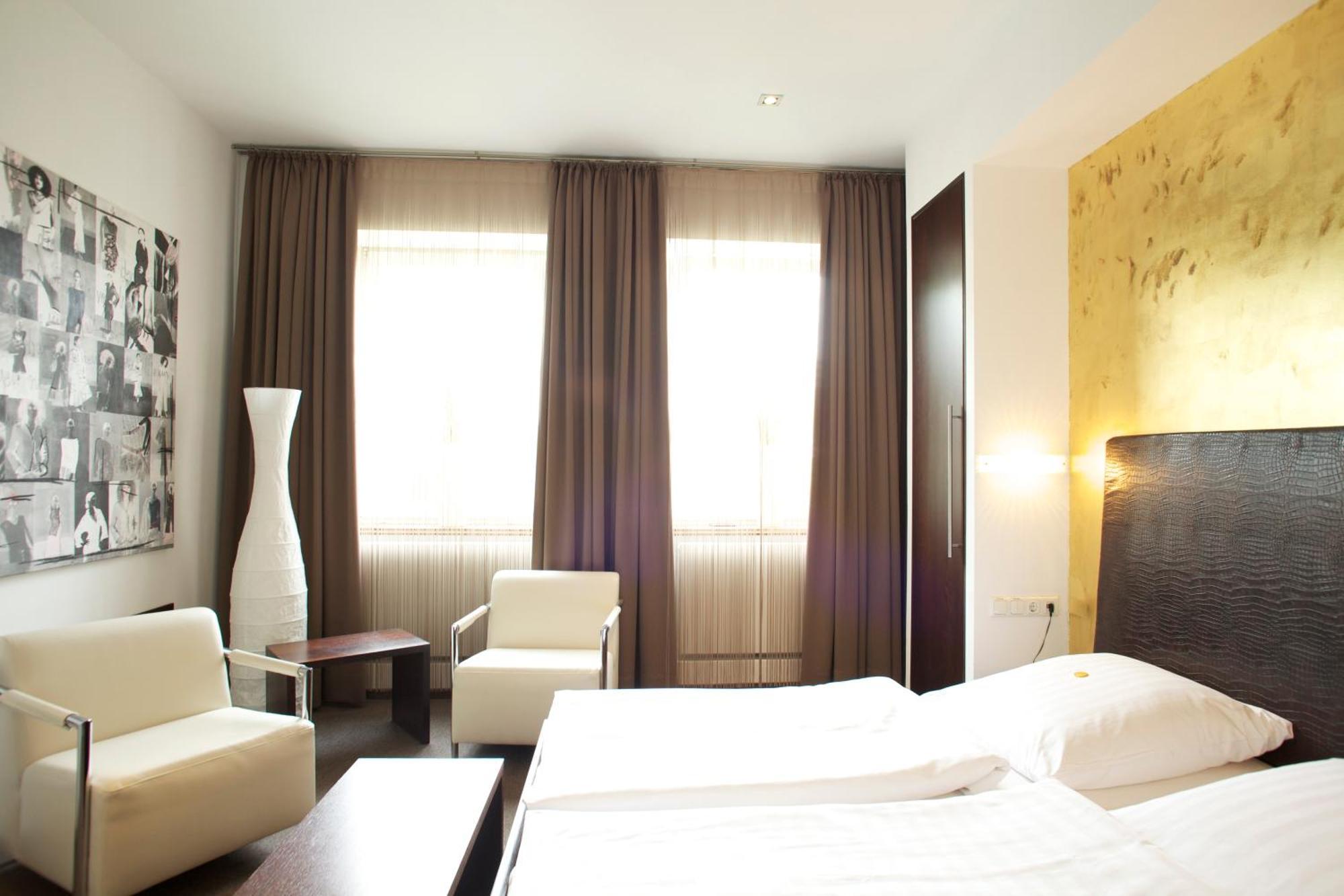 Hotel Zur Wartburg Rheda-Wiedenbrück المظهر الخارجي الصورة