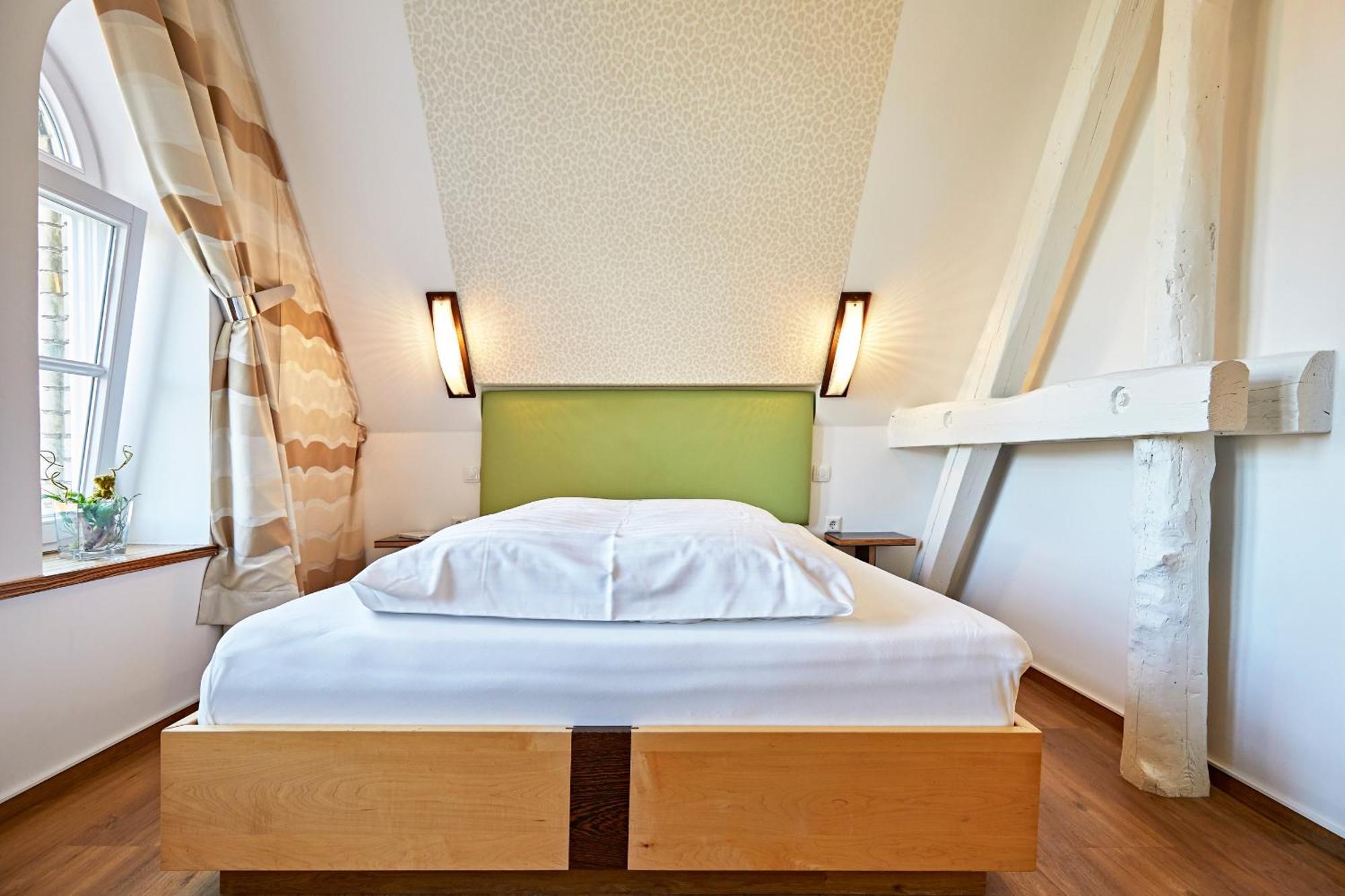Hotel Zur Wartburg Rheda-Wiedenbrück المظهر الخارجي الصورة