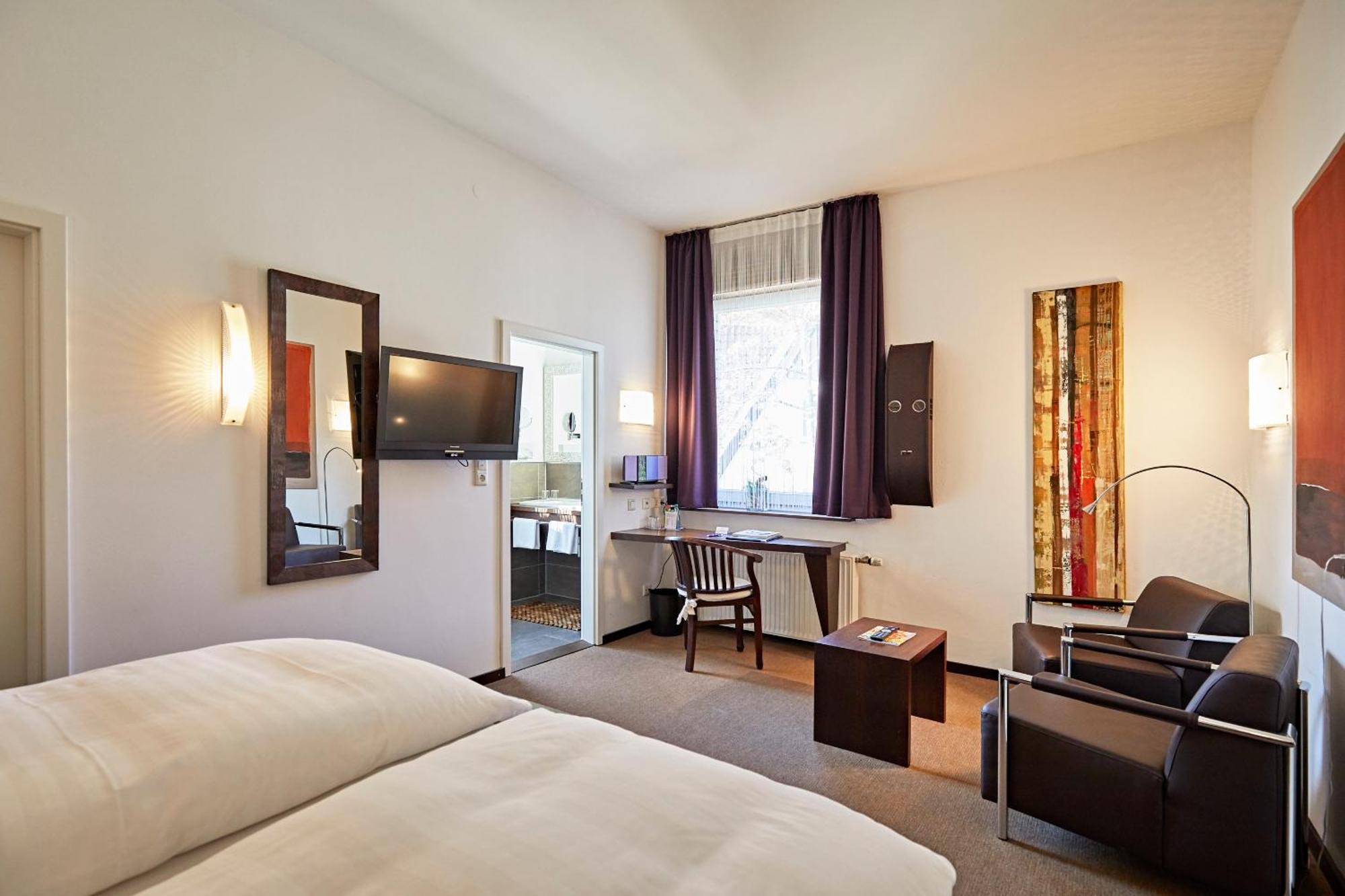 Hotel Zur Wartburg Rheda-Wiedenbrück المظهر الخارجي الصورة