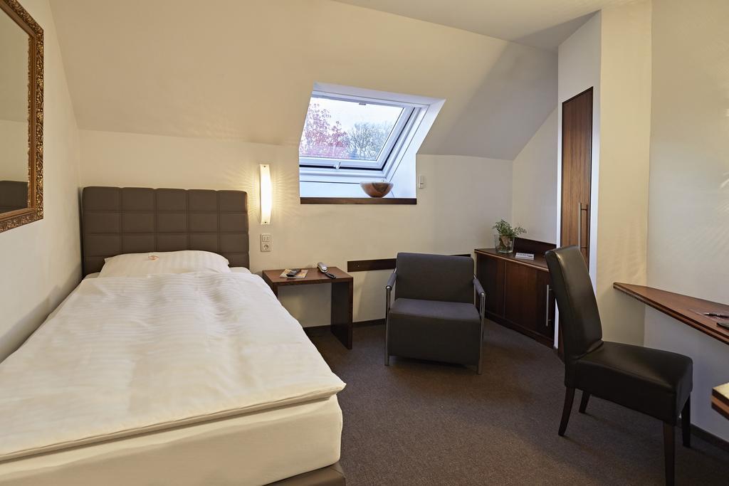 Hotel Zur Wartburg Rheda-Wiedenbrück المظهر الخارجي الصورة